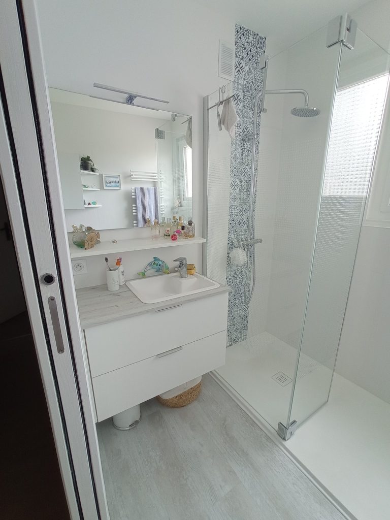 Rénovation de salle de bain et création d’un coin lave-main à Annecy