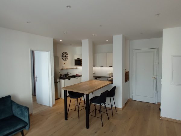 Rénovation complète d’un espace cuisine et pièce de vie à Annecy