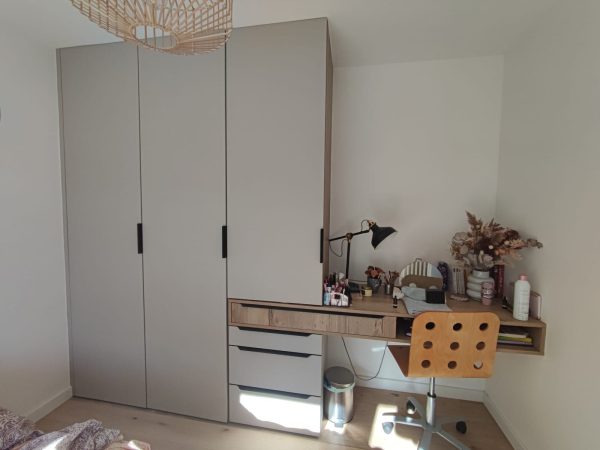 Création d’un rangement + bureau sur mesure dans une chambre d’adolescent à ANNECY LE VIEUX